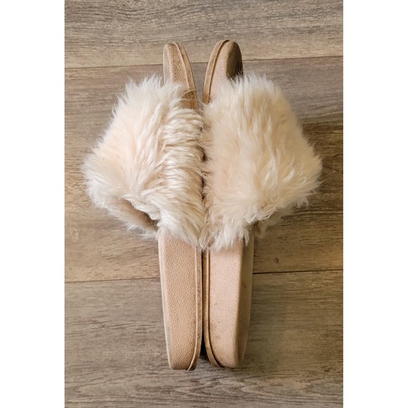 Guess Girls Size 5 Pink Faux Fur Sandals Slides Slippers - Picture 8 of 9